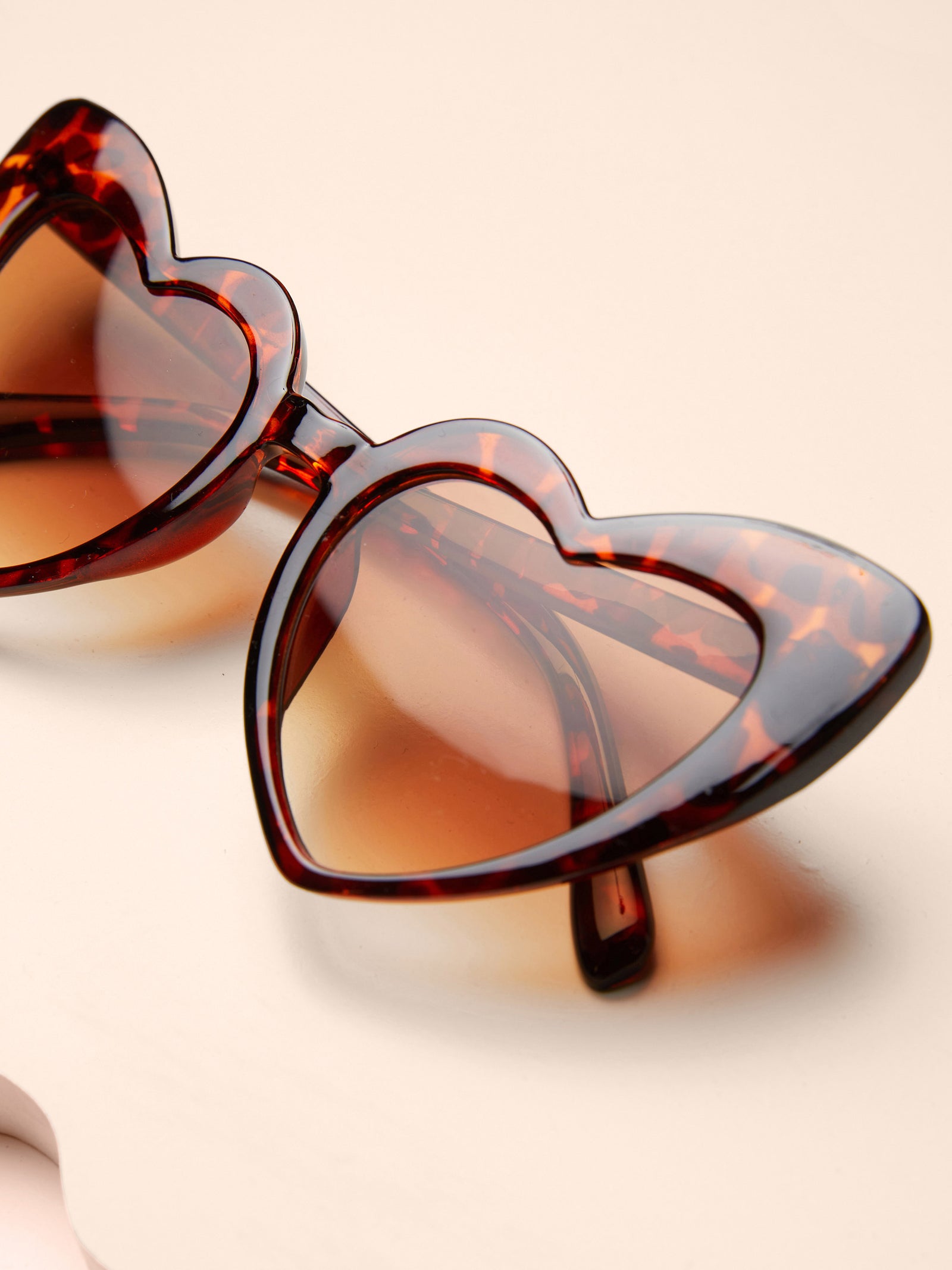小物 HEART LOGO SUNGLASSES BROWN Tortoiseshell Heart Sunglasses – eyes on floyd