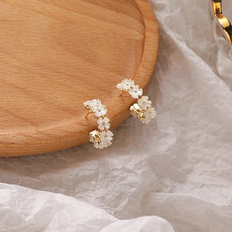 Natural Shell Flower Hoop Earrings