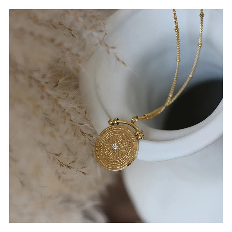 Double Layers Pendant Gold Necklace