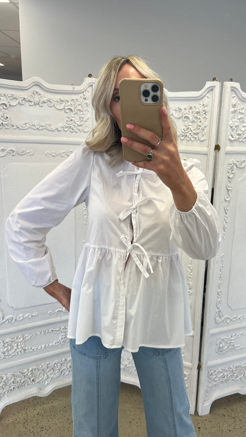 Long sleeves Cutsey Bow Tie Blouse - White