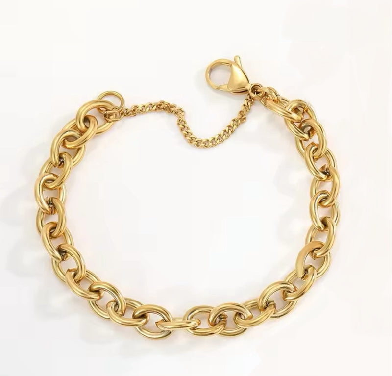 Cutesy Gold Charm Bracelet