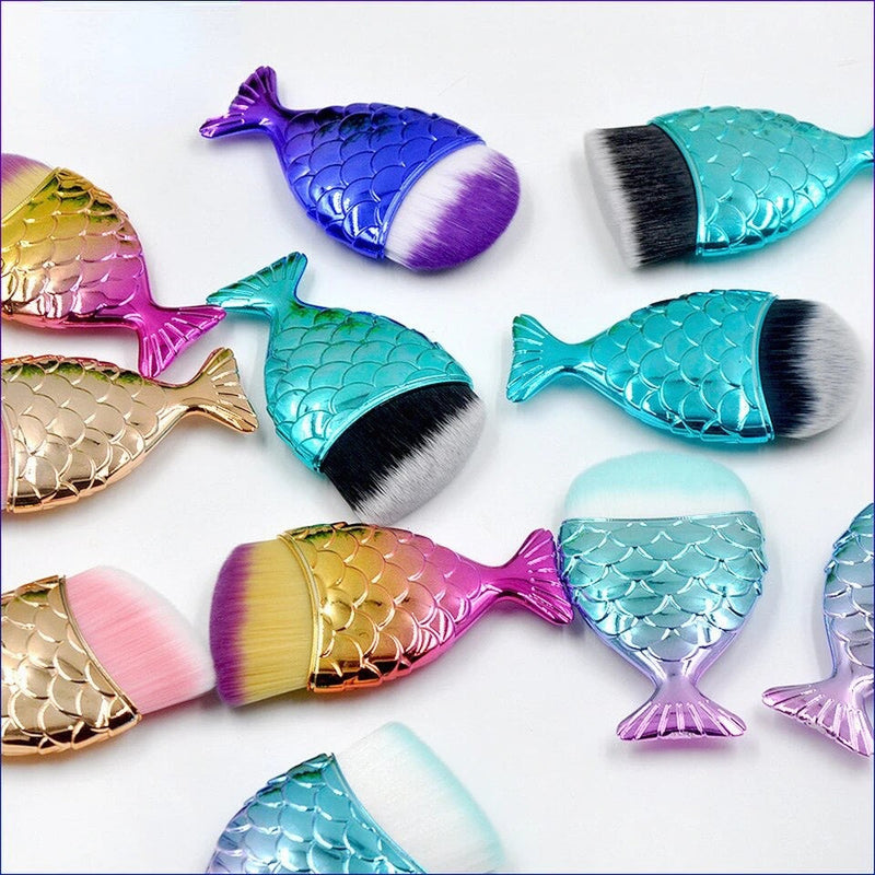 seashell makeup brush, eyes on floyd, french fashion accessories, french label, affordable costume jewellery,  mermaid makeup brushes
