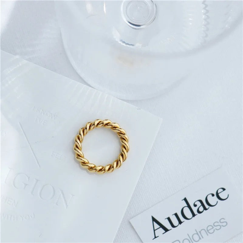 Cute Twisted Gold Ring