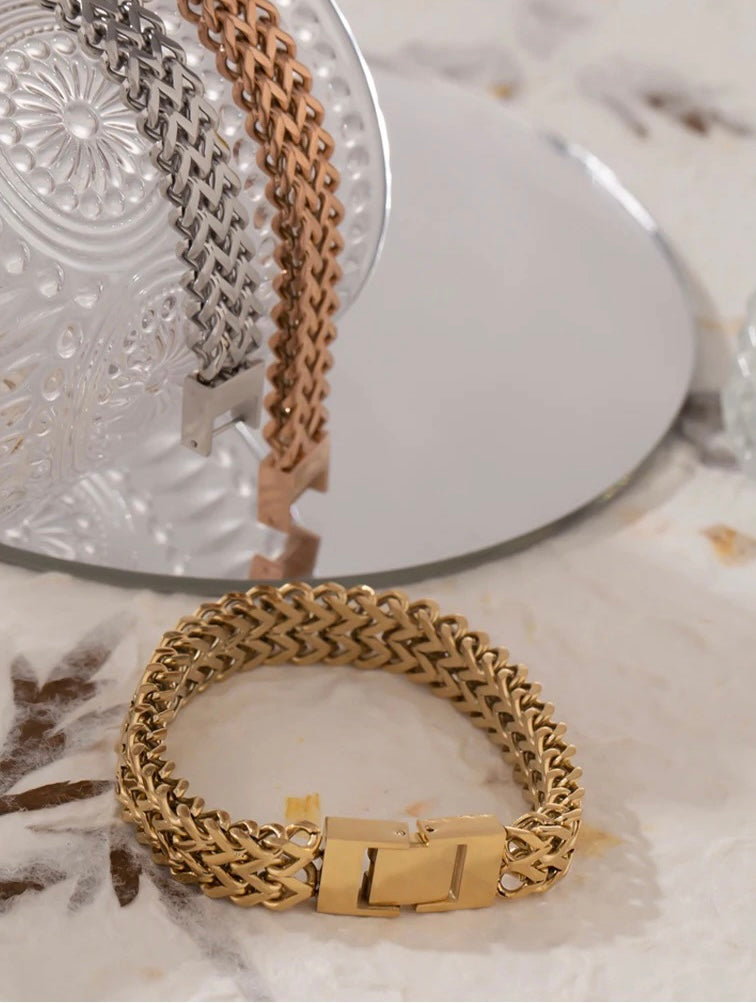 Fashion Affordable women's 18k plated gold bracelets Australia, online everyday gold bracelet, statement party accessories bracelets, French jewellery label, French fashion accessories brand