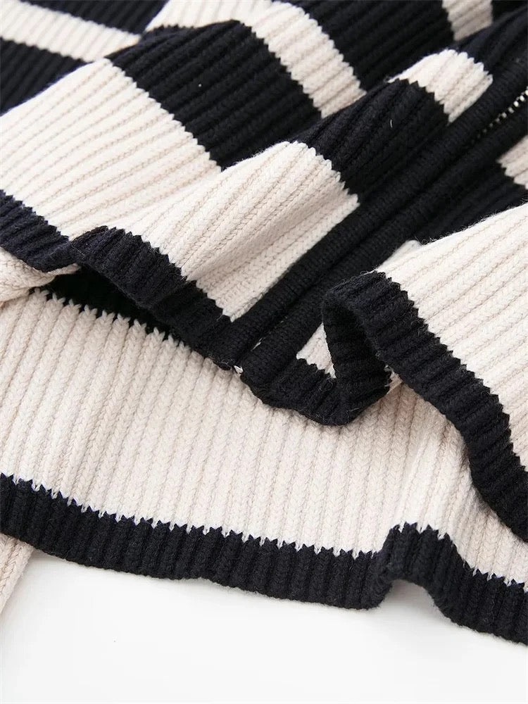 Knitwear Melbourne,  Parisian zip cardigan, french fashion brand, online french label, striped long sleeves  women cardi, french fashion label, black and white cardi